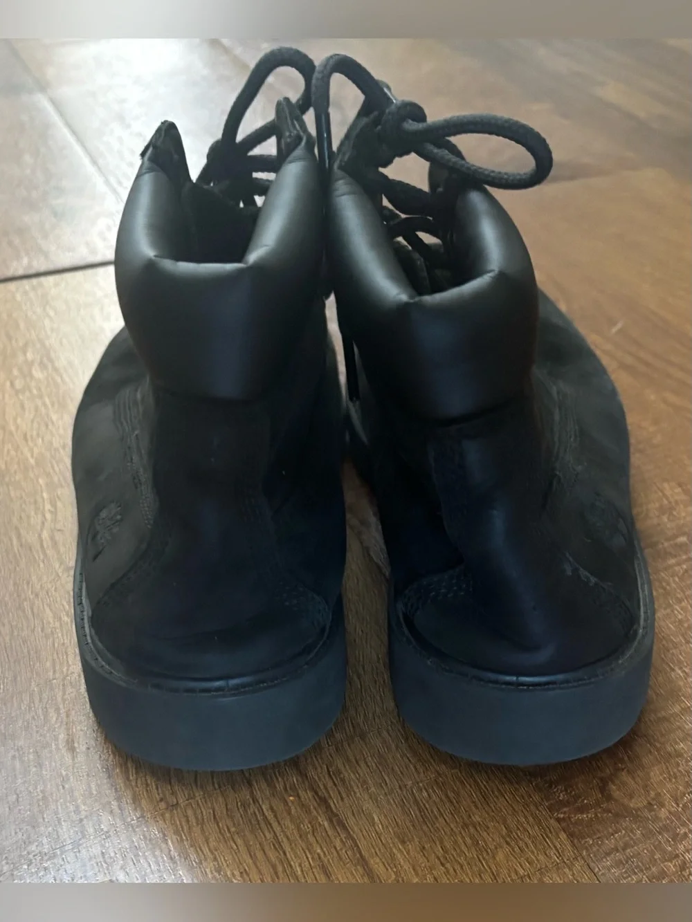 Timberland Classic 6 inch waterproof boots for boy youth Size 5 big kids